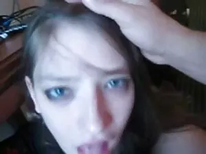 Elle crie comme porn ...